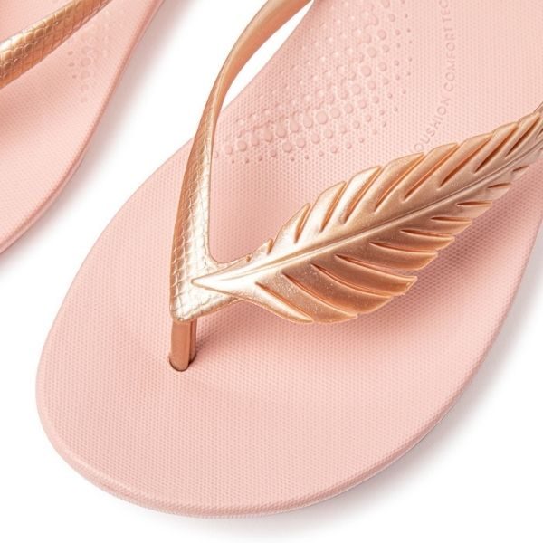 Fitflop iqushion and beach wear feather Sandals